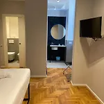 Carrara 24 Gasthuis 4*