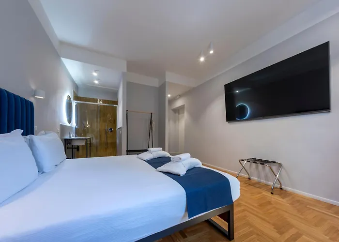 בית הארחה Carrara 24 4*