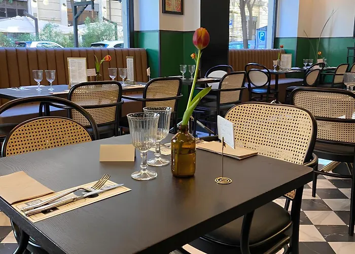 Carrara 24 בית הארחה