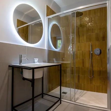 Гостевой дом Carrara 24 4*