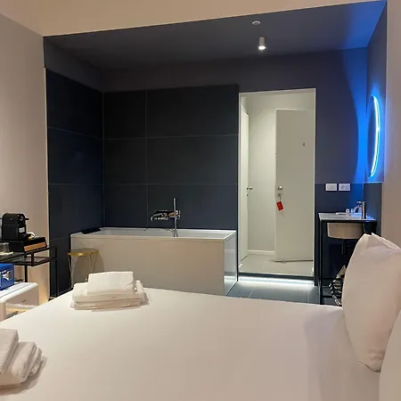 Carrara 24 4* 로마